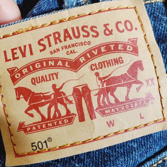 Levis Womens 501 Denim Shorts Dark Wash Size 31 - Picture 5 of 7